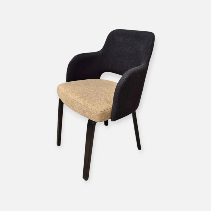 stol-soho-prave-Photoroom Soho